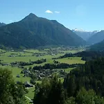 In Near Lift Apartment Flachau